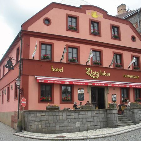 Hotel Zlata Labut Kraliky Exterior photo